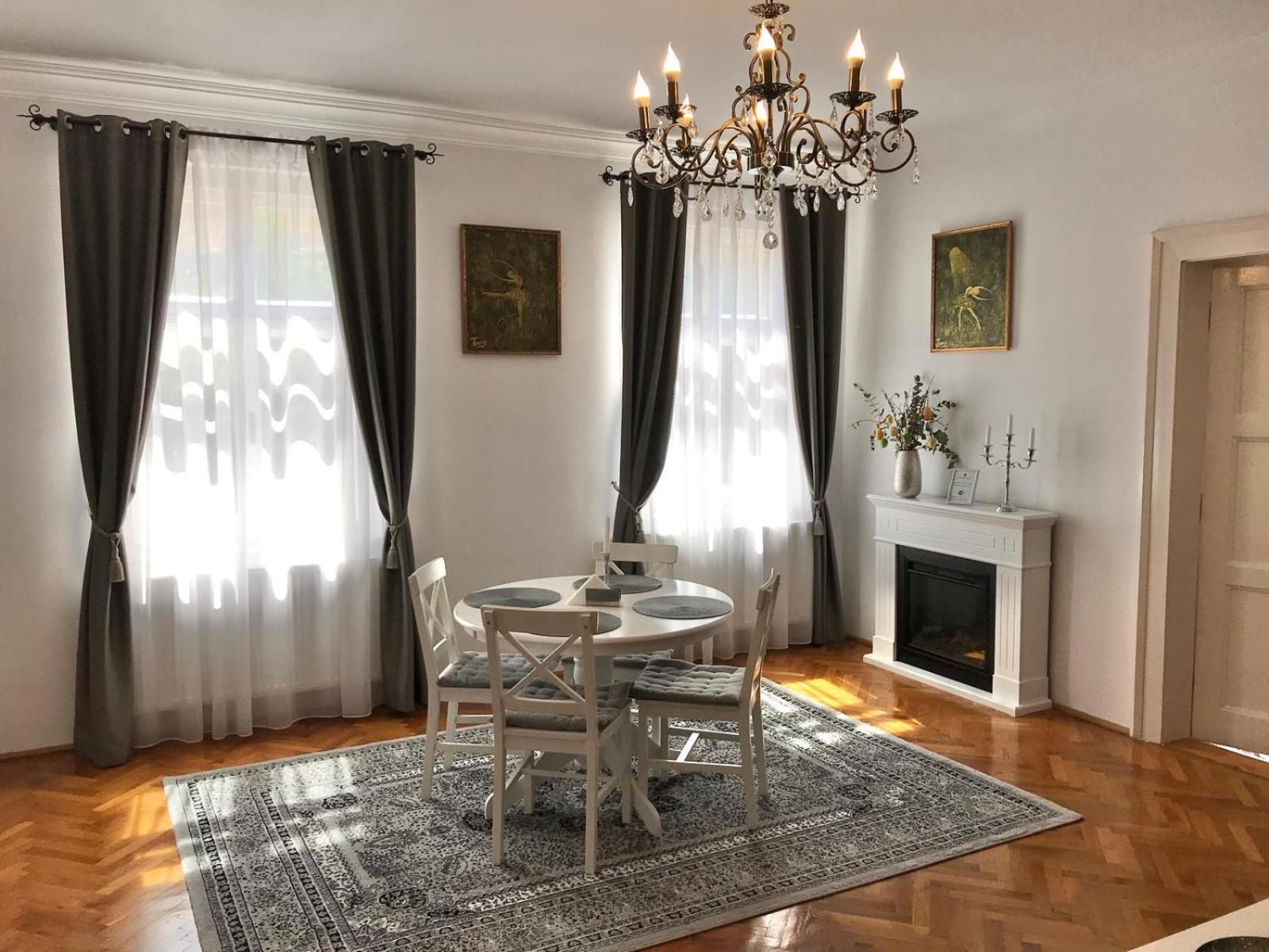 Residence Piata Armelor Сибиу Экстерьер фото