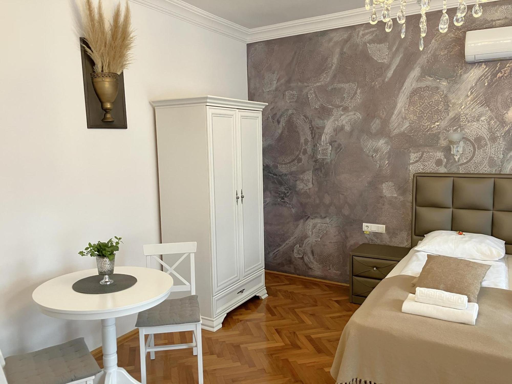 Residence Piata Armelor Сибиу Экстерьер фото